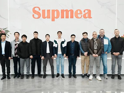 今天，美儀來(lái)了好多“老外”